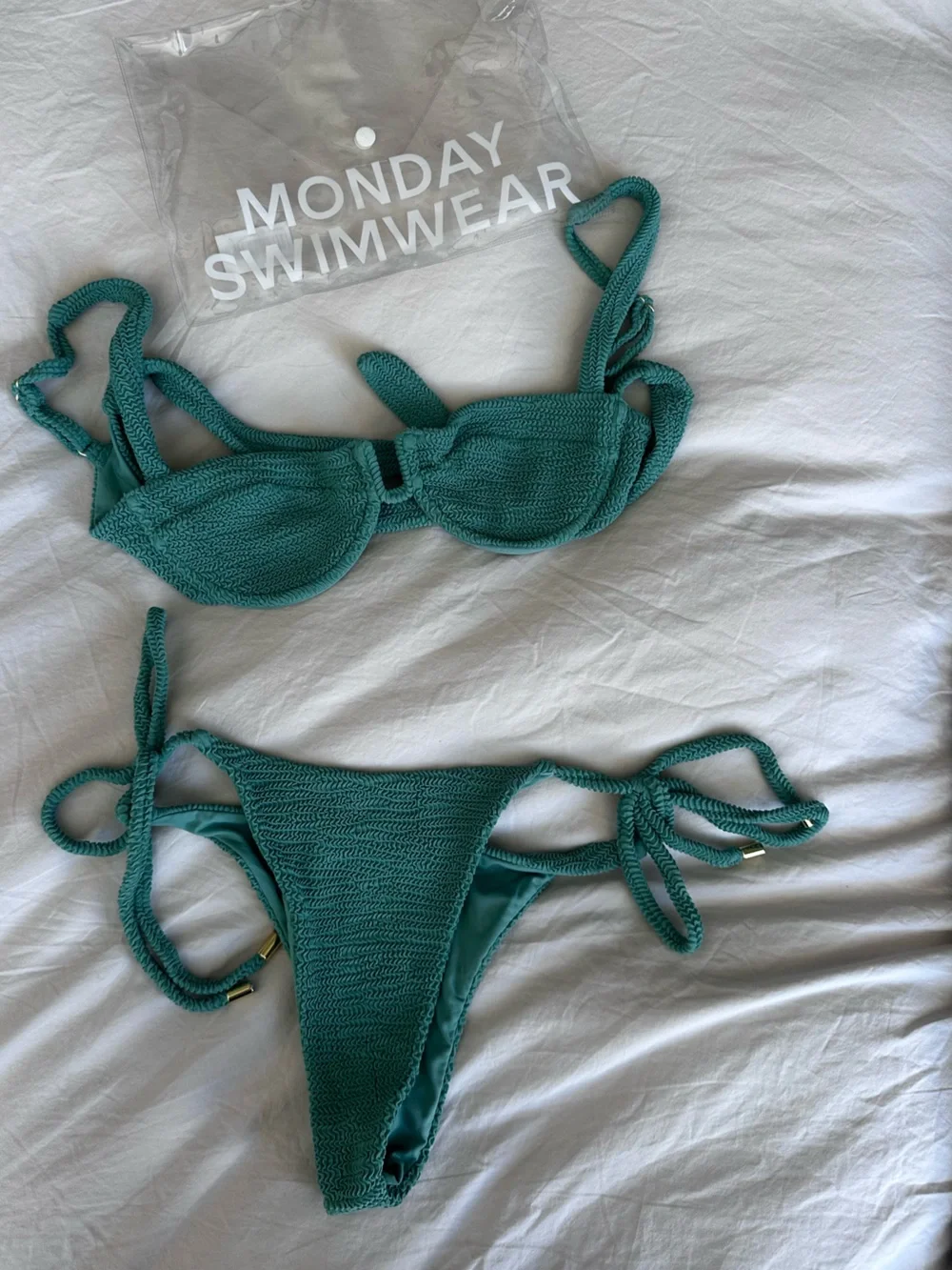 Monday Swimwear Cala Roja Top (P) + Palma Bottom (S) Set in Pond Crinkle